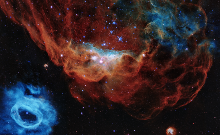 哈勃新奇发现,这个发亮的星团中有红色、白色和蓝色恒星
