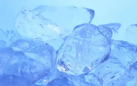 肿瘤|喝冰水真的很伤胃吗？为什么有人喝冰水会不舒服？