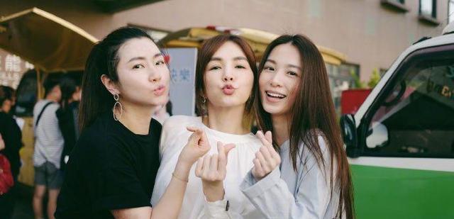 蔡依林|田馥甄评价蔡依林着装:大胆火辣自己只敢在家穿