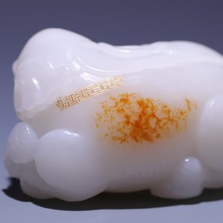 |和田玉象?尺寸：7.6**5.0**4.7厘米、重304.4克！