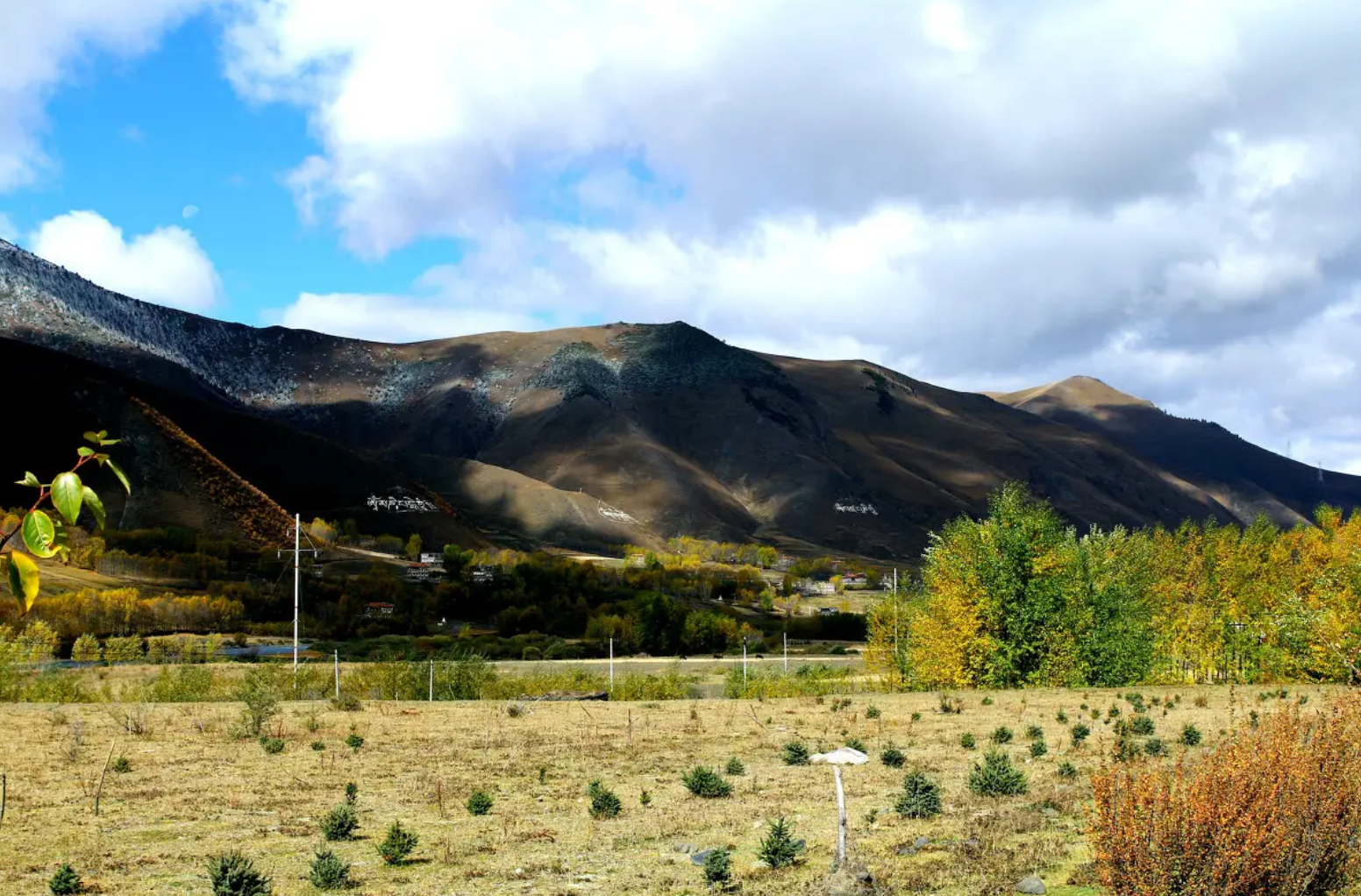 故宫角楼|成都自驾“醉”美川西：草原、雪山、村落，3天2夜深度游