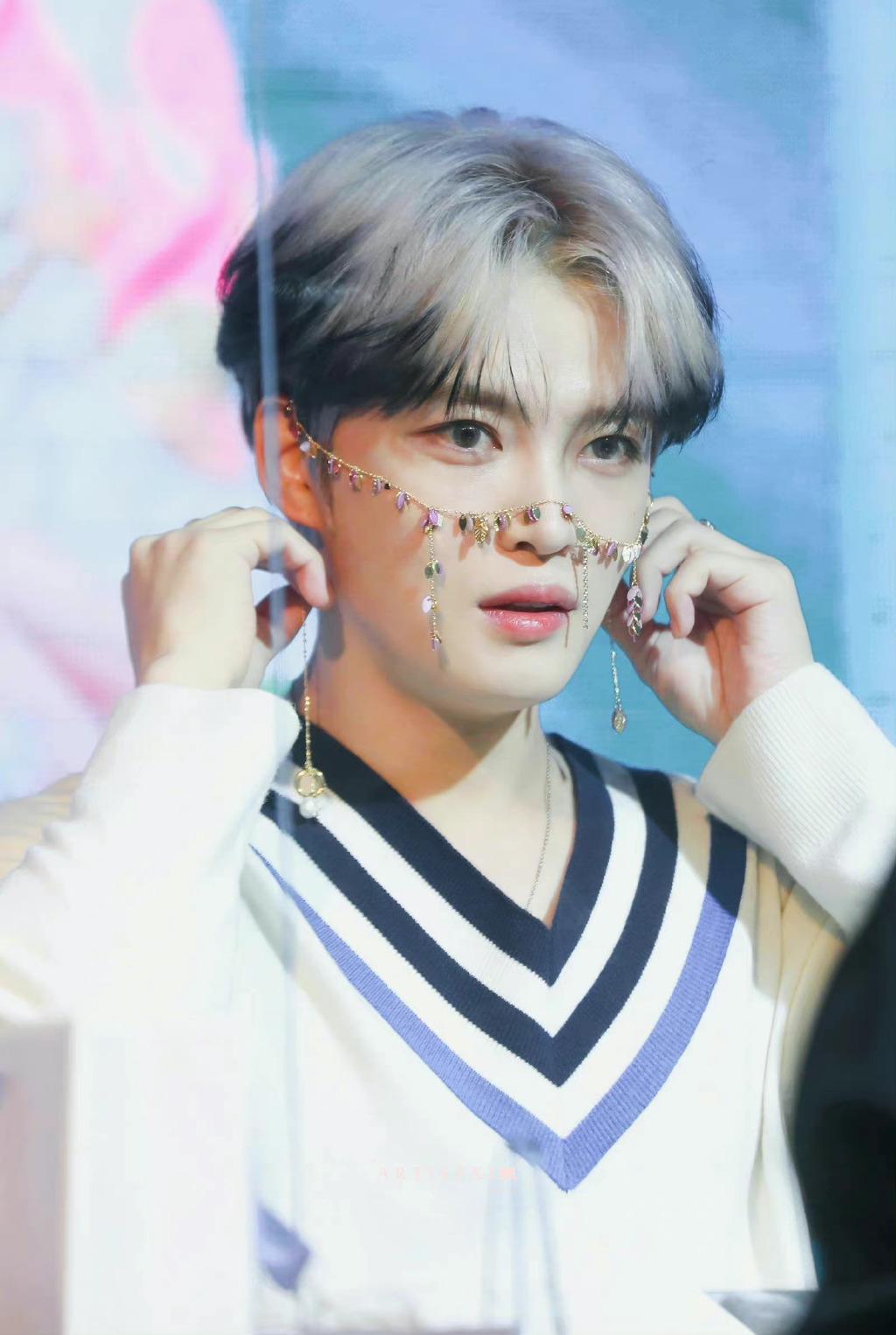 金在中|36岁金在中登顶2022年韩国音乐人富豪榜，网友：真是有钱又有颜