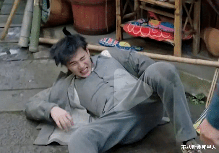 发际线|假眼皮、假鼻子、假脸,明星演戏暴露的“科技与狠活”,我看愣了