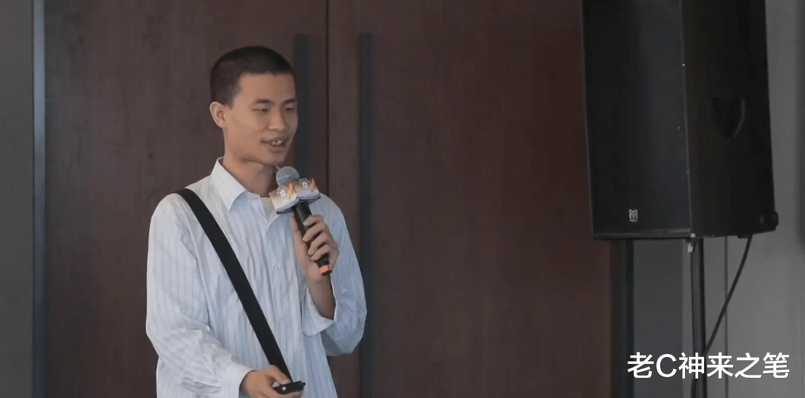 请不要打扰韦神，他的安静与谦卑值得我们仰望