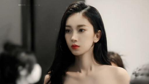 郁可唯|又是红毯！蒋勤勤作风大改，郁可唯脚指甲是败笔，倪妮艳压群芳