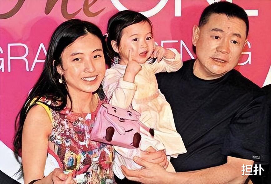 吕丽君|43岁吕丽君现身英国，与各国政要相聚，一起商讨世界环保大问题