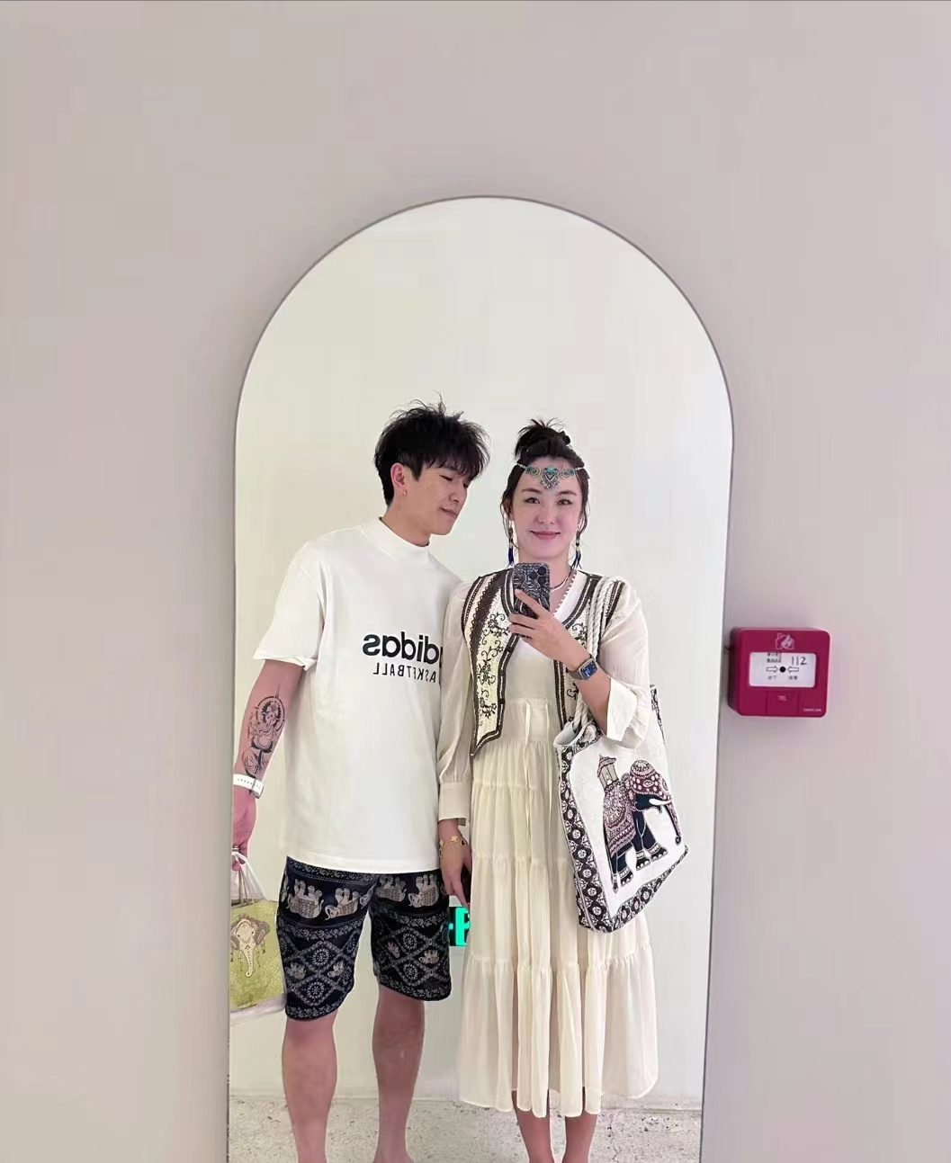 徒步|甜蜜不思法网？王蔷养伤5个月却与男友徒步8公里，球迷：胖这么多