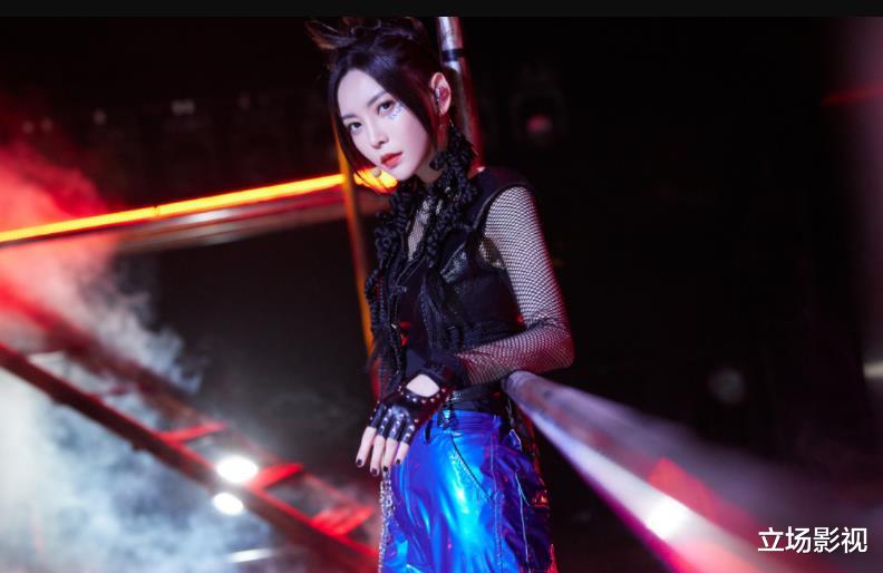 赵樱子|《乘风破浪3》越看越好看，于文文“炸翻”全场，赵樱子被淘汰