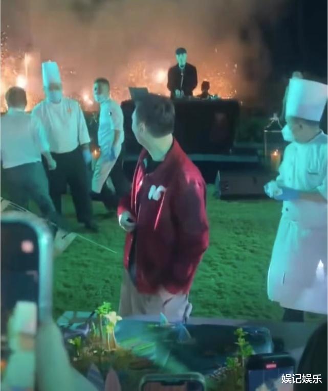 王思聪|王思聪女友官宣恋情:生日快乐我可爱的八岁宝宝!两人用情头超甜