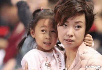 |曾与袁立同居12年，后迎娶小12岁世界冠军张怡宁，今58岁