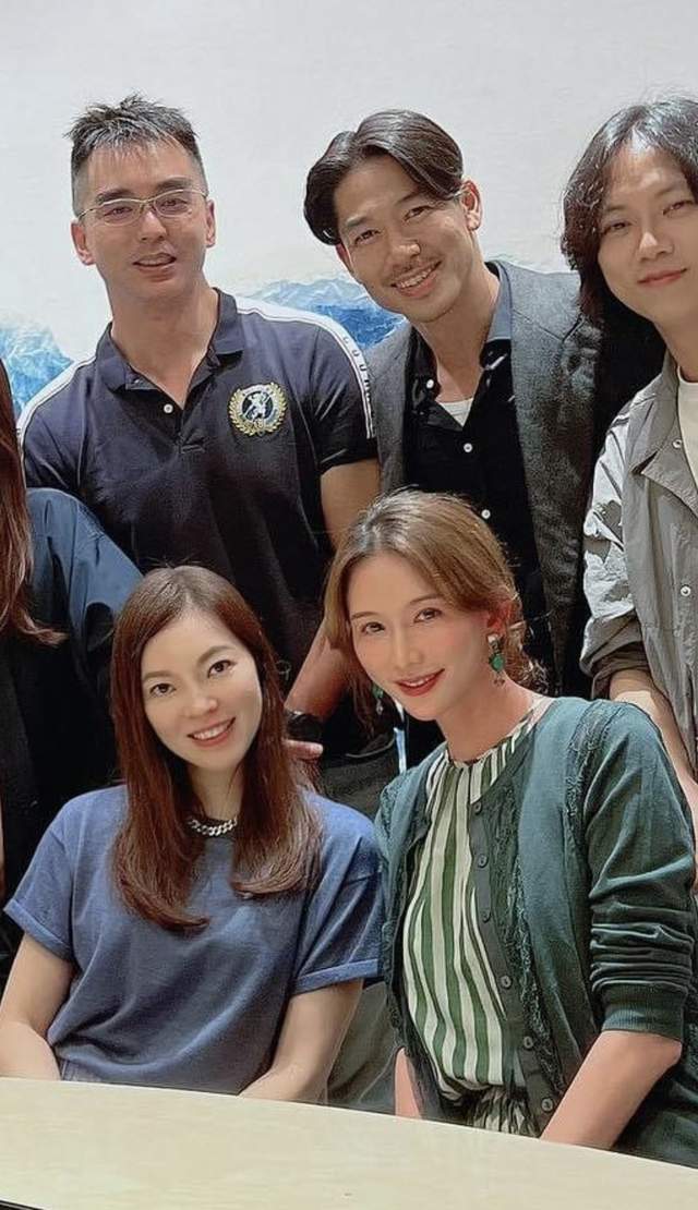 林志玲|林志玲力破婚变传闻，带老公与富士康老板娘聚会，打扮朴素仍优雅