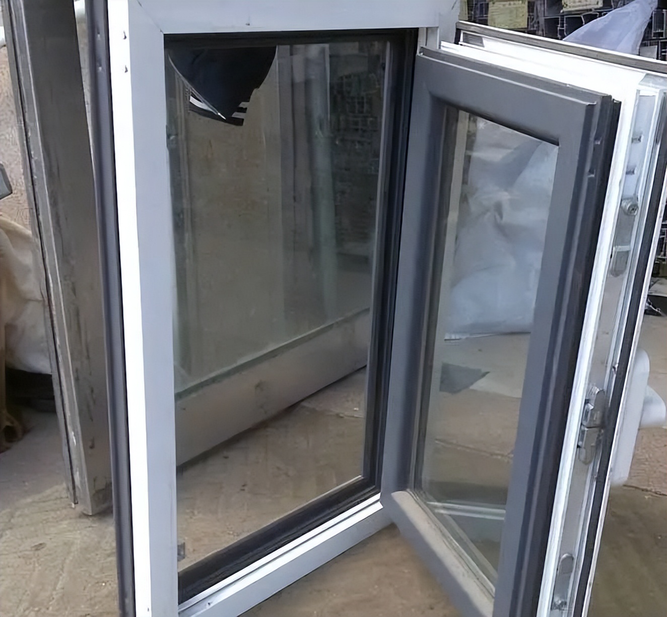 商家揭秘:4个方法,教你正确挑选断桥铝门窗!少花冤枉钱