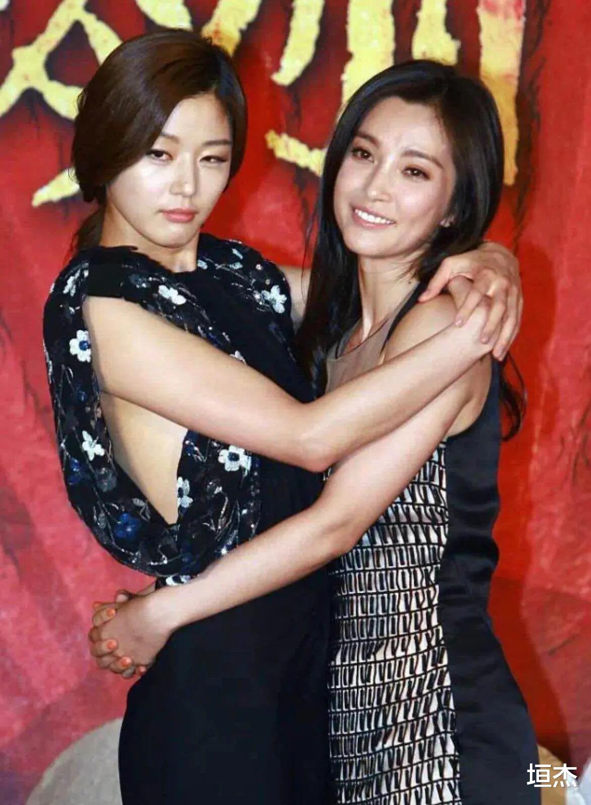 李冰冰|全智贤、李冰冰合影，“中国审美”和“韩国审美”的区别，很明显