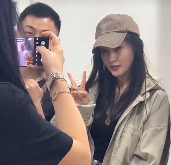 吉林省|长沙:张天爱餐馆被网友偶遇,肤白貌美长发飘飘,“好美好温柔”