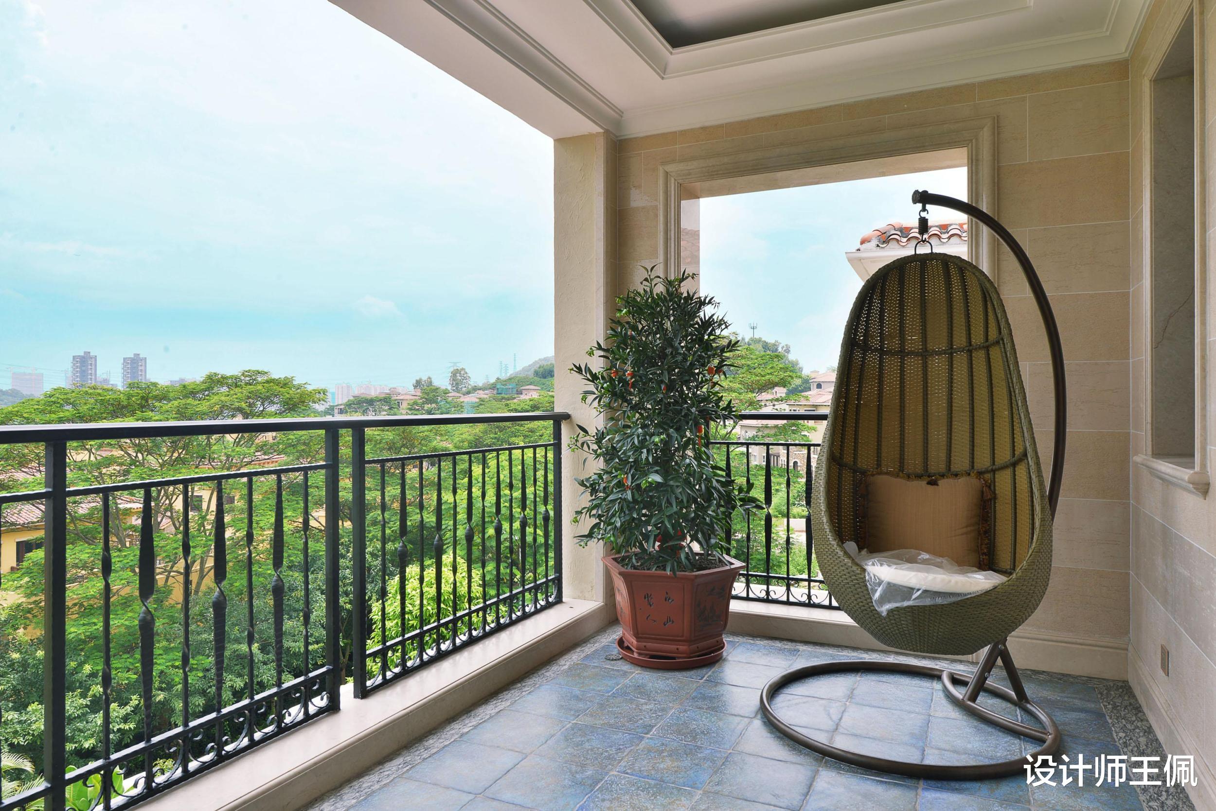 装修时脑子一热,阳台只封了一半,没想到一下拥有了绝美双阳台!