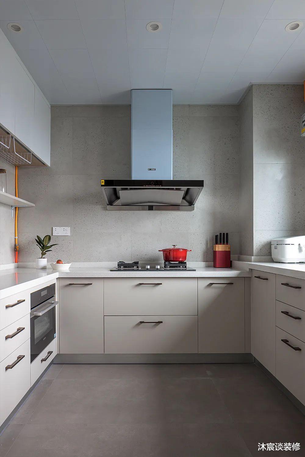 彻底沦陷,她把家装成温馨宁静的侘寂风,还有绝美花园,太治愈了