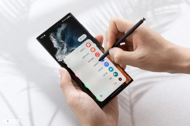 主板|图赏:三星 Galaxy S22 Ultra可能是今年最好看的手机