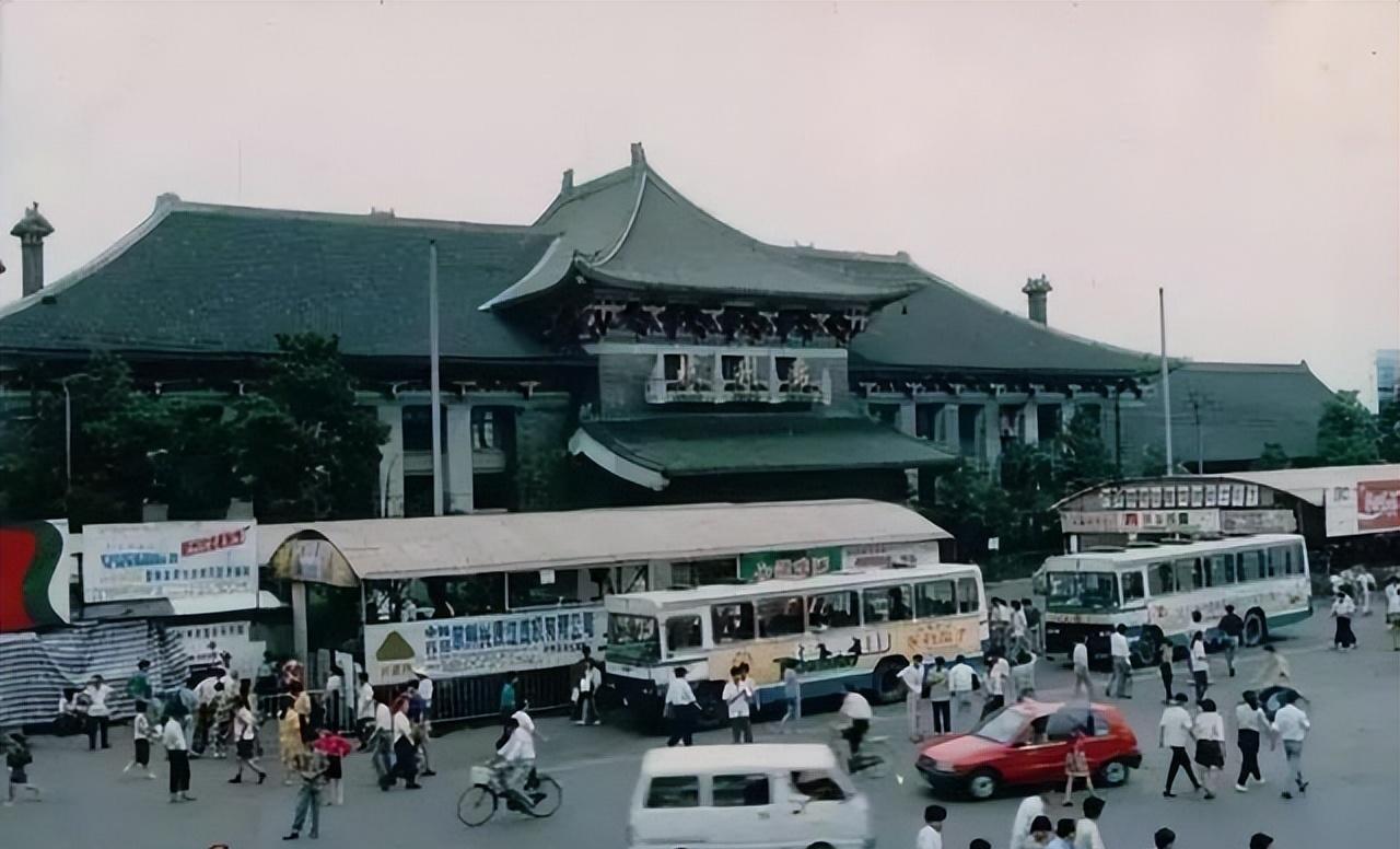 25岁浙江老板车祸去世,高管自立门户,妻子嫁给司机套现146万