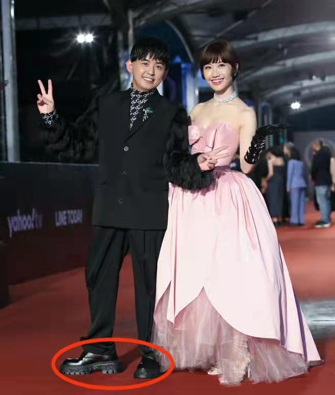 小S|金钟奖红毯，林志玲老公抢镜，小S的造型小翻车，江宏杰妆容妖娆