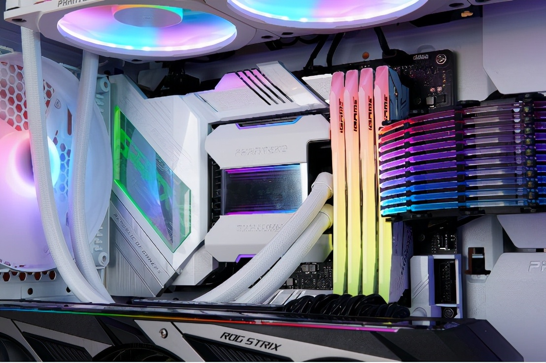 机箱|新的一年新的归来，追风者(PHANTEKS) PK518幻影白新色鉴赏