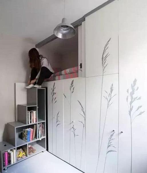 闺蜜在香港的8平米豪宅,平时就睡在衣柜里,卫生间保证你没见过