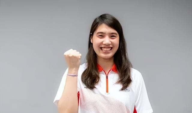 国际米兰|中国泳坛女神24岁生日晒美照！肌肤白嫩身材有型，泳坛颜值天花板