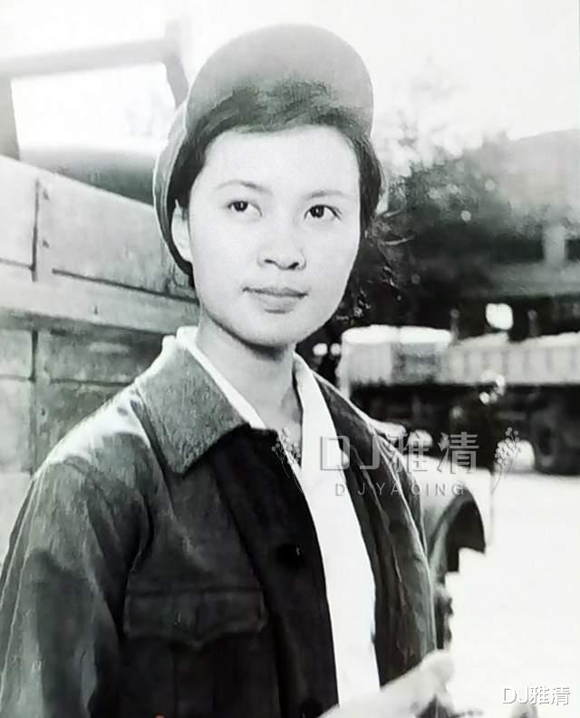 刘晓庆|女神节38位女星美人照，真正的女神从来都是自然美，刘晓庆那张很惊艳