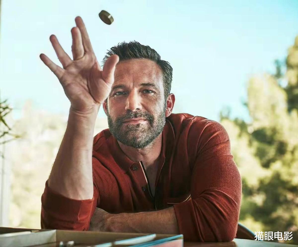 马特·达蒙|49岁大本被爱情滋润，一身腱子肉不输20岁小伙，网友：内娱卷起来