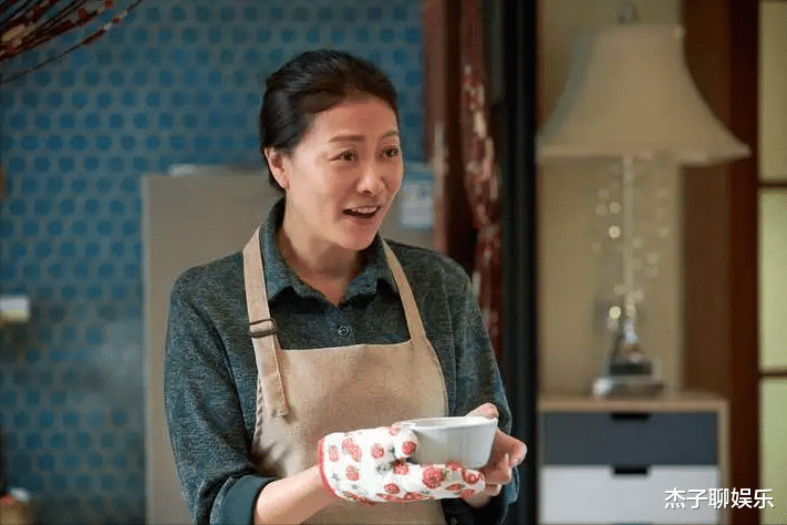 岳红|影后岳红:产后5个月,丈夫李连杰和她提离婚,人到中年又患癌