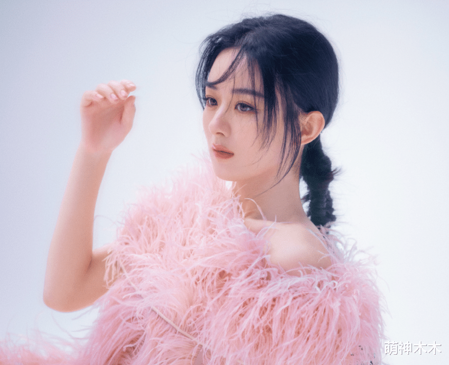 赵丽颖|赵丽颖又瘦了！杂志精修都遮不住法令纹，磨皮太过不像本人