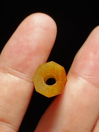 钱币|宋 和田玉籽料 双勾阴刻 心经 经文勒子 玉勒