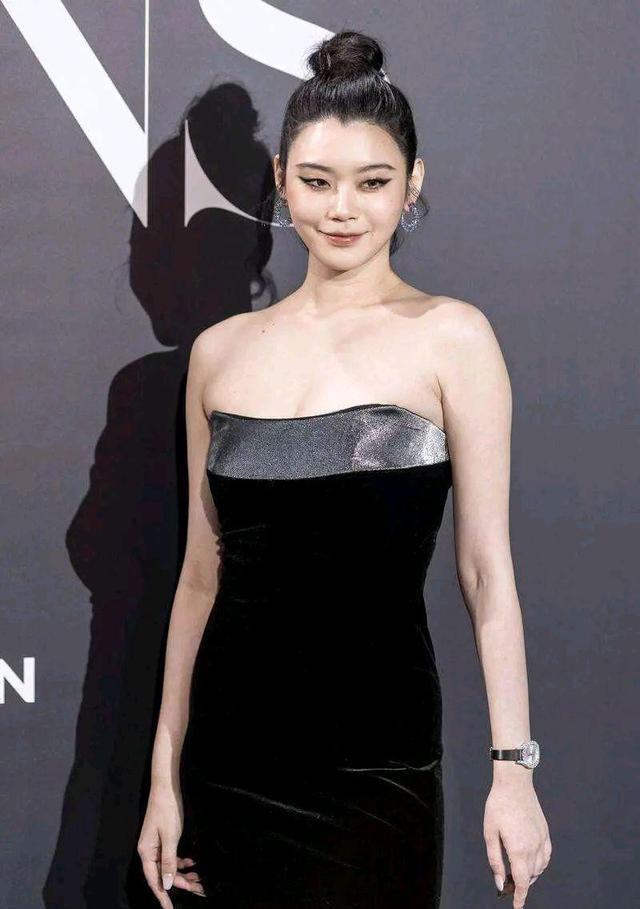 张艺兴|奚梦瑶对自己太狠了？蔡徐坤出场排面大？张艺兴谷爱凌直播连线？