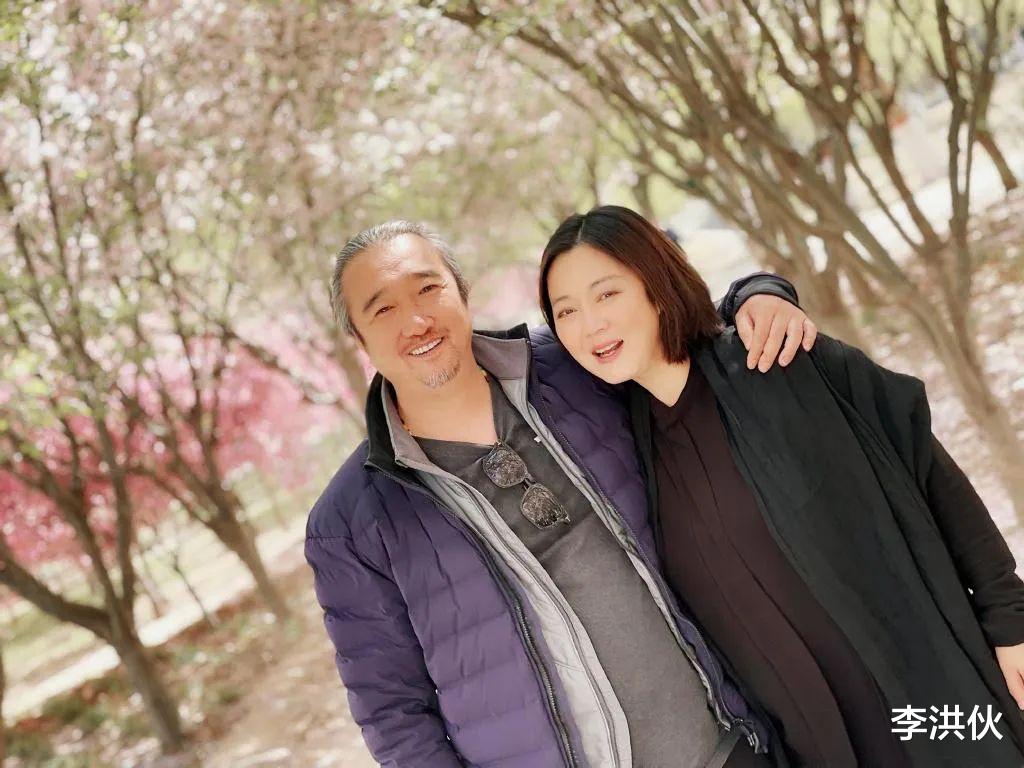 王茜华|51岁王茜华发视频引婚变猜测，为生娃胖到200斤，和老公久未同框