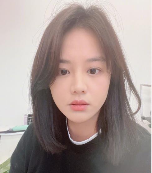 马思纯|张哲轩用一张半裸照官宣与马思纯的恋情，是不是有点草率了？