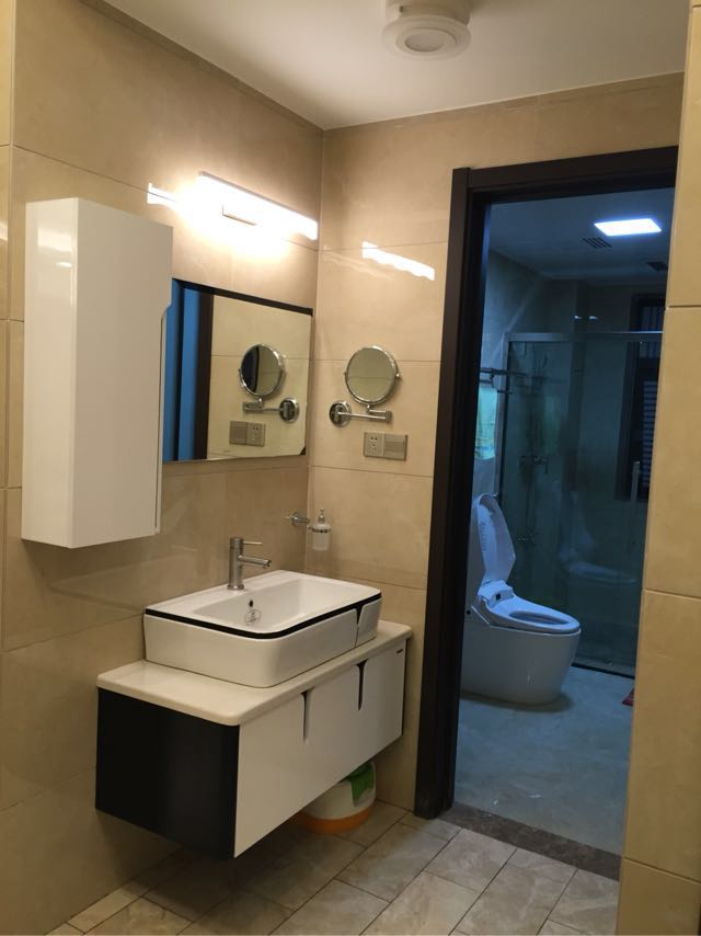 老婆不顾反对偏要全房贴瓷砖，装修好后才发现她的良苦用心