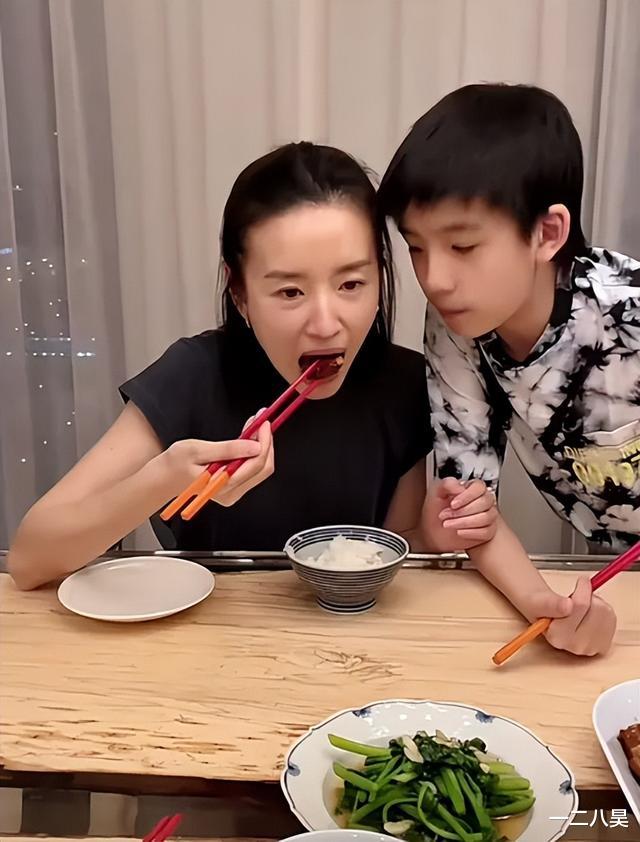 薛芷伦|年轻时艳压群芳，人到中年却沧桑如鬼，这些女明星怎么了？