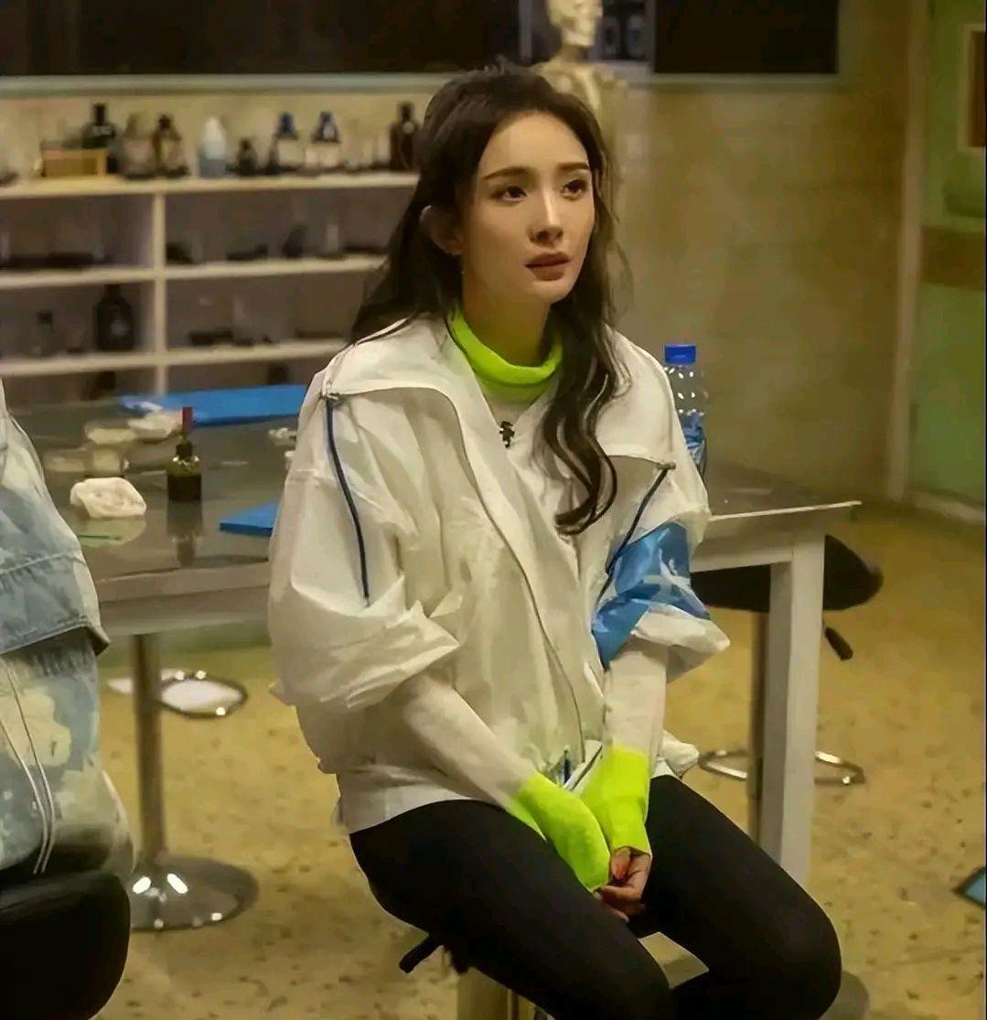 赵丽颖|新生代演员不断突围，“85花”演员如果还泡在言情剧中很难再出圈