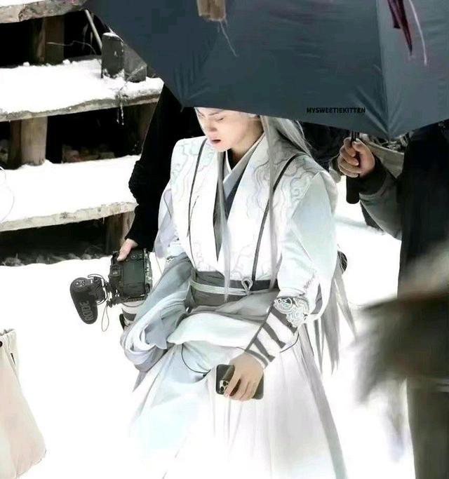 檀健次|《长相思》檀健次新造型顺眼,浪荡不羁的防风邶更适合他