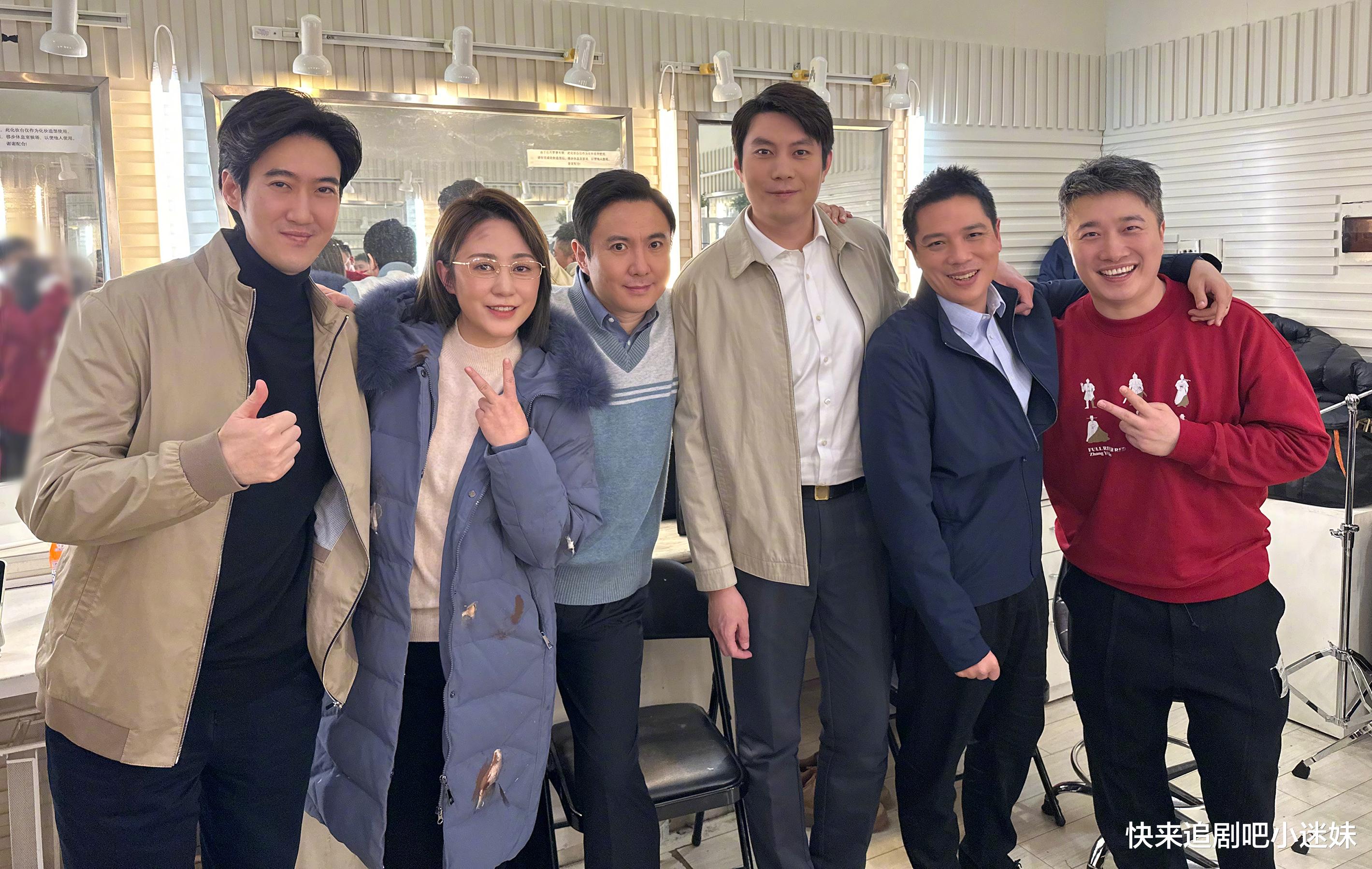 小品|沈腾马丽拯救春晚语言类节目，反讽小品紧跟时事，获得满堂彩