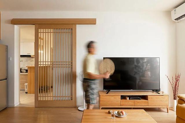 她家73㎡,面积不大,却温馨治愈,一进玄关就把我迷住了,超美!