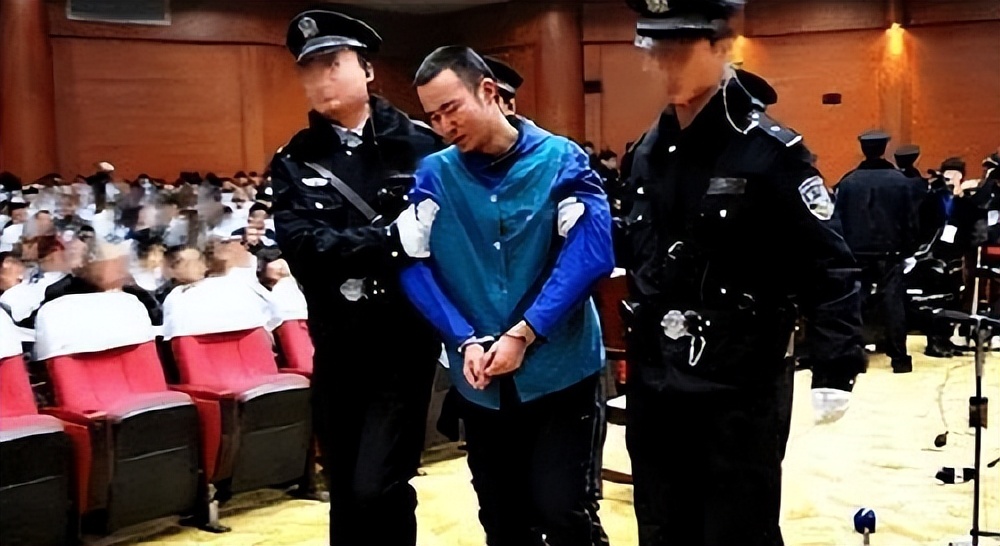 药家鑫被判死刑,死前愿望仍遭拒绝,父亲希望他将所有罪恶都带走