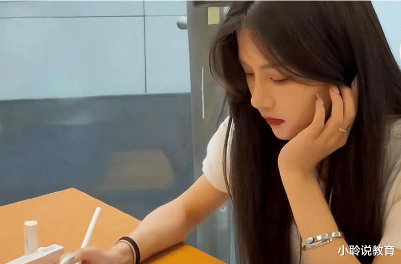 世界杯|“要自由，不要孩子”！00后生育观吓坏父母，直呼你们不能太自私