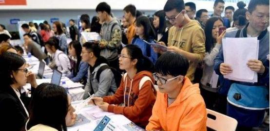 大学|大学“烧钱”的四个专业，学不好收入抵不上学费，毕业生压力较大