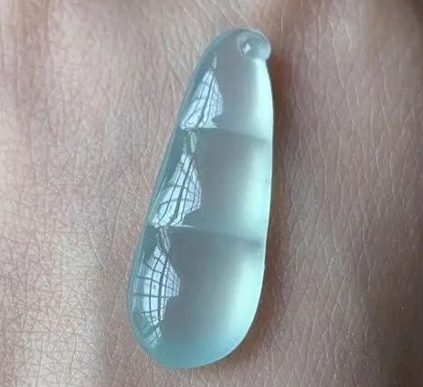 翡翠|什么是翡翠的种?种老种嫩在成品上有什么表现?