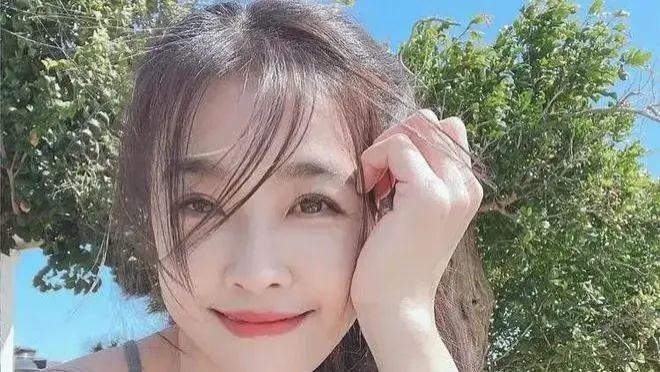 黄瑜娴|她自曝没子宫无法生育，曾经历四段失败爱情，如今42岁过得怎样？