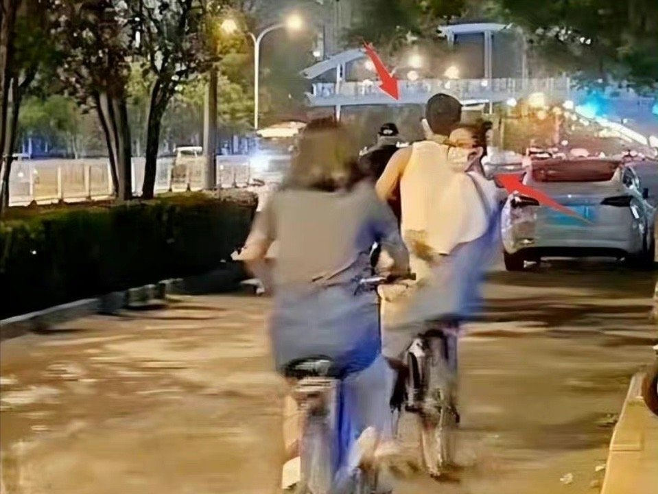 刘雯|刘雯深夜入住井柏然酒店，第二天才出门，两人曾被偶遇骑单车外出