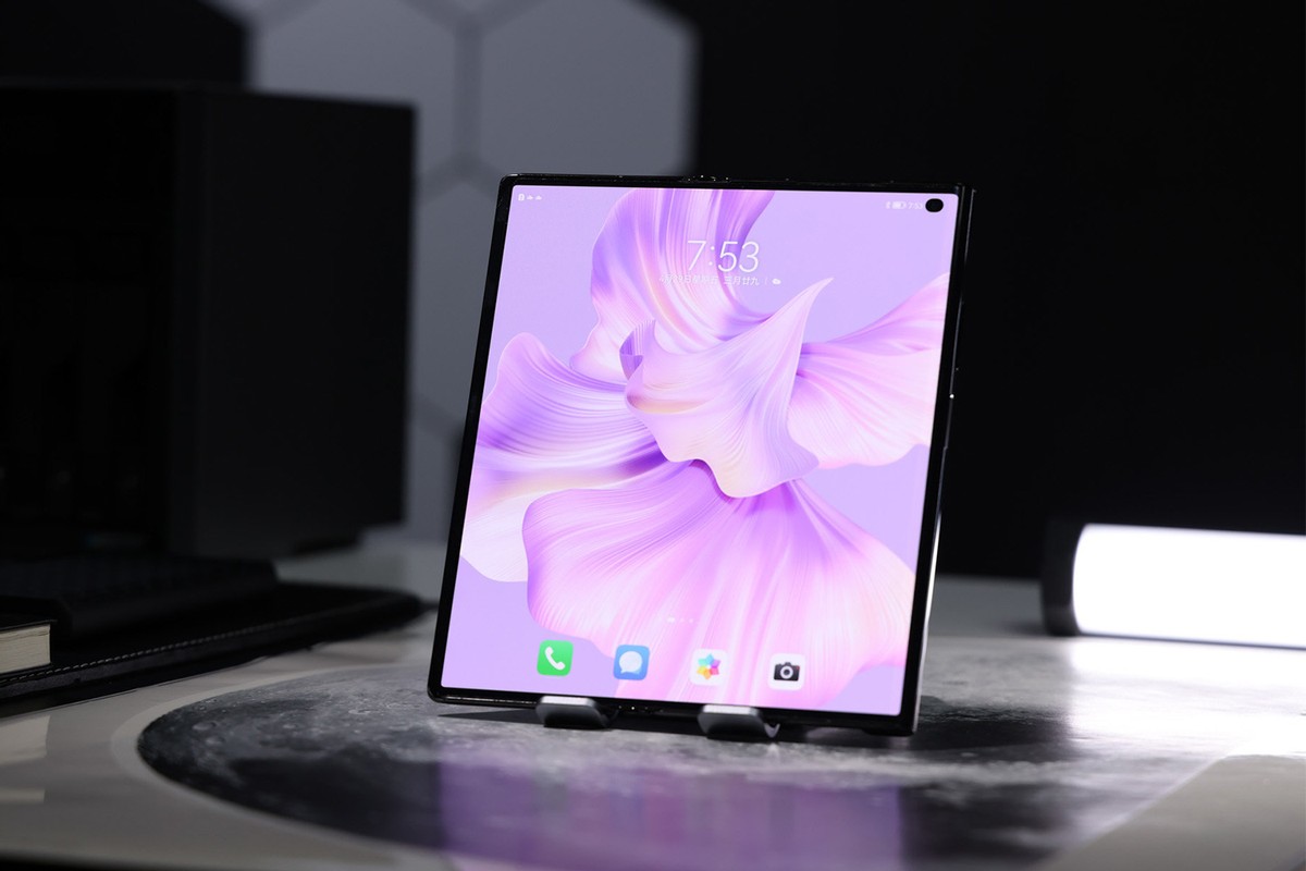 折叠屏|华为Mate Xs2果然最轻!今年折叠屏手机都多重?最重的你想不到