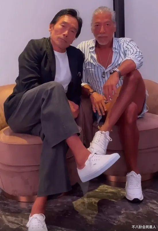 男神|男神老了！22位昔日男神白发照，李亚鹏秃顶，梁朝伟老得最自然