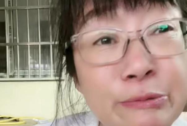 余秀华|余秀华直播透露，首次去神农架杨槠策就给她买墓地，还索要分手费