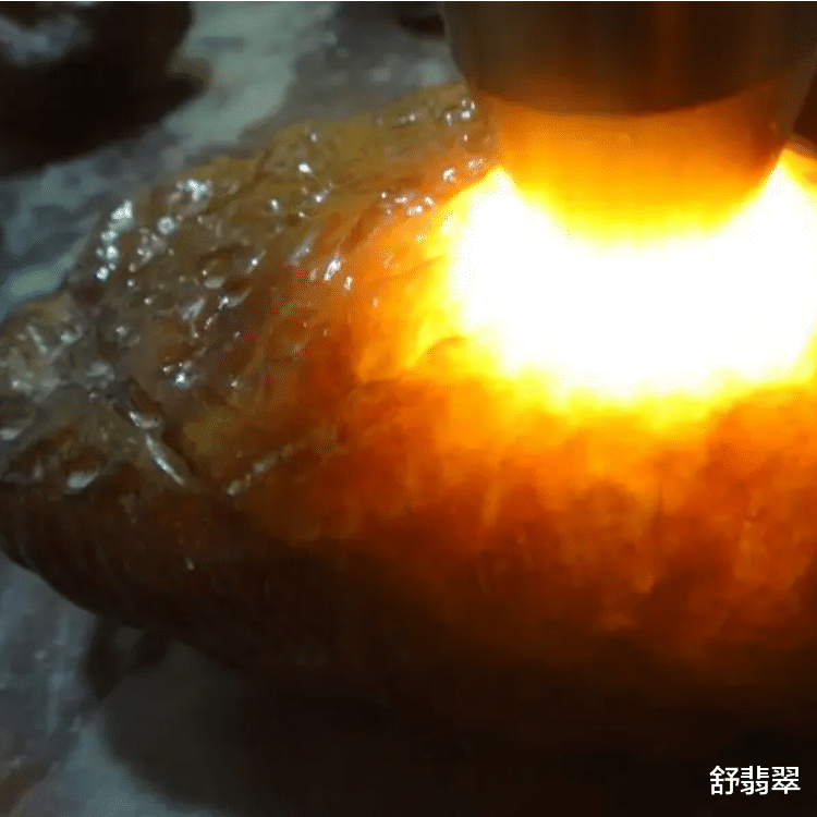 翡翠原石中的黄雾到底是什么意思?